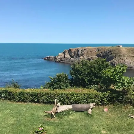 Seaview Dreamy With A Pool And Garden Apartamento Sinemoretz