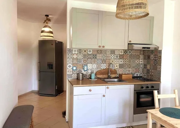 Seaview Dreamy With A Pool And Garden